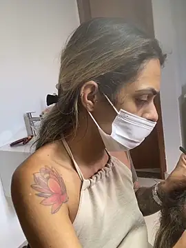 Snapshot of sabrinaneves chatting on 02-14-26, 05:32 sabrinaneves online show from 02-14-26, 05:32