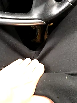 Snapshot of BigCurtis_D chatting on 11-04-25, 10:36 BigCurtis D online show from 11-04-25, 10:36