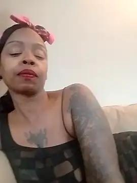 Snapshot of TasteTheeHoneyy chatting on 10-31-25, 08:32 TasteTheeHoneyy online show from 10-31-25, 08:32