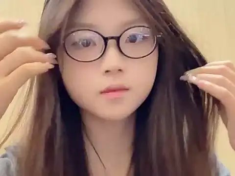 Snapshot of xiaojingzi66 chatting on 11-05-25, 06:46 xiaojingzi66 online show from 11-05-25, 06:46