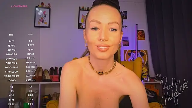 Snapshot of goddes_helga_feet chatting on 11-08-25, 10:37 goddes helga feet online show from 11-08-25, 10:37