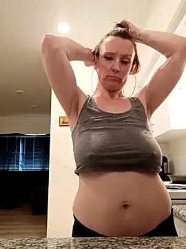 Karebearz1 online show from 03-07-26, 04:59