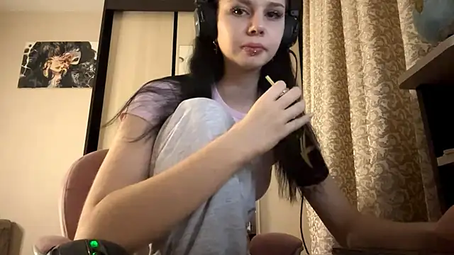 Snapshot of AnGallo chatting on 11-04-25, 07:02 AnGallo online show from 11-04-25, 07:02