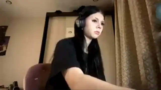 Snapshot of AnGallo chatting on 12-03-25, 08:07 AnGallo online show from 12-03-25, 08:07