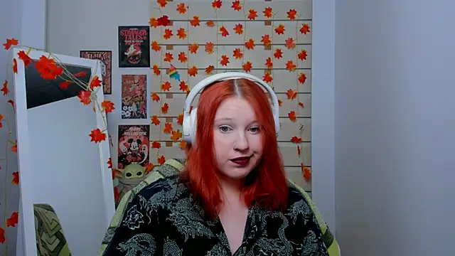 Snapshot of FoxPlayXX chatting on 11-14-25, 09:13 FoxPlayXX online show from 11-14-25, 09:13