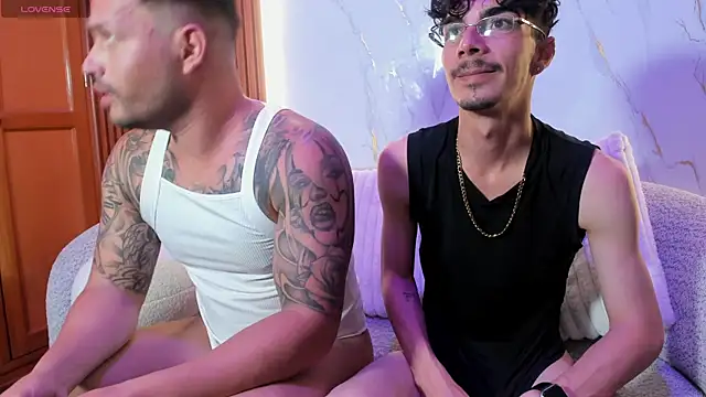 Snapshot of boysonfiree chatting on 10-29-25, 12:40 boysonfiree online show from 10-29-25, 12:40