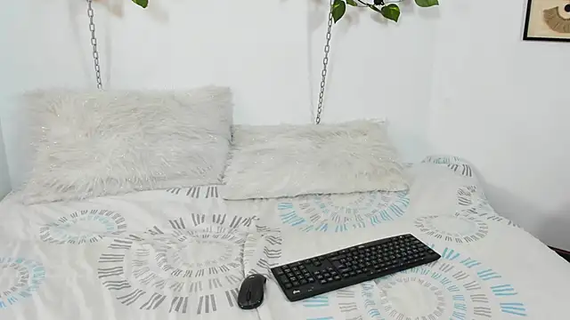 Snapshot of Oceaan_lady chatting on 11-28-25, 01:36 Oceaan lady online show from 11-28-25, 01:36