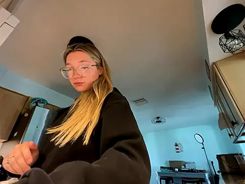 hatgirlsolo online show from 11-29-25, 06:00