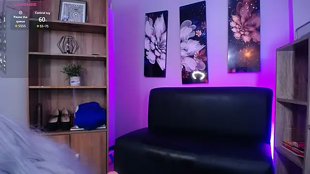 Snapshot of roseefancy19 chatting on 11-11-25, 11:32 roseefancy19 online show from 11-11-25, 11:32