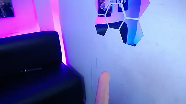 Snapshot of roseefancy19 chatting on 11-12-25, 12:05 roseefancy19 online show from 11-12-25, 12:05