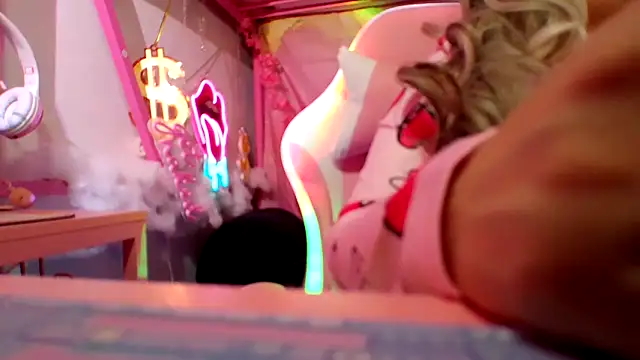 Snapshot of PrincessKDoll chatting on 11-06-25, 10:05 PrincessKDoll online show from 11-06-25, 10:05