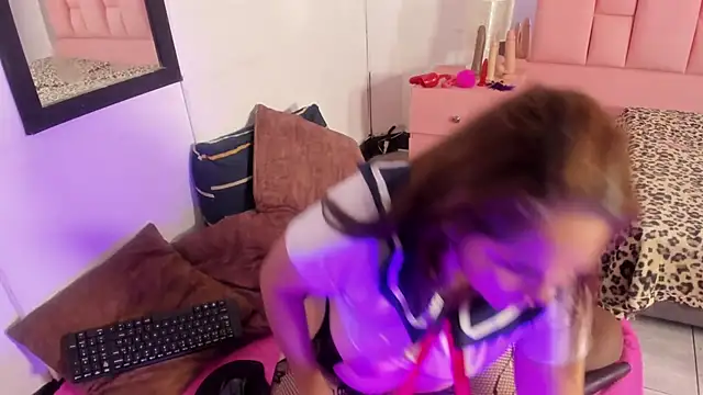 Snapshot of Evaa_white chatting on 02-21-26, 12:39 Evaa white online show from 02-21-26, 12:39