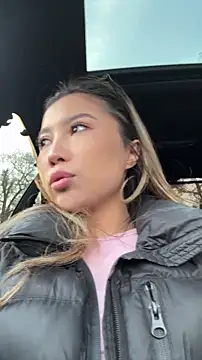 Snapshot of limkiss chatting on 11-19-25, 10:15 limkiss online show from 11-19-25, 10:15