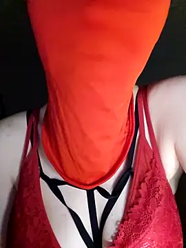 Cute-UwU online show from 11-11-25, 08:20