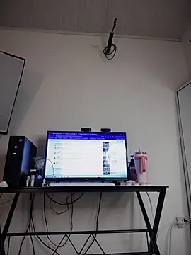 Snapshot of Natural_BIGASS_Nina chatting on 11-30-25, 10:58 Natural BIGASS Nina online show from 11-30-25, 10:58