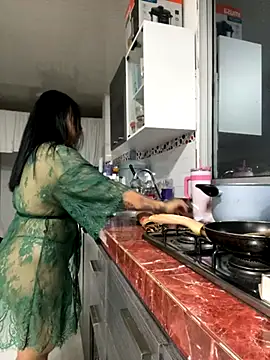 Snapshot of Natural_BIGASS_Nina chatting on 12-04-25, 10:24 Natural BIGASS Nina online show from 12-04-25, 10:24