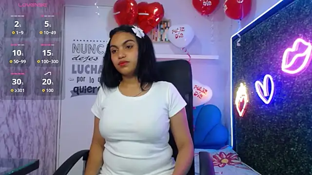 Snapshot of valeria_martinez19 chatting on 02-14-26, 03:36 valeria martinez19 online show from 02-14-26, 03:36