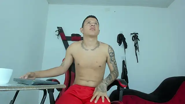 Steven19 LatinBoy online show from 01-17-26, 12:10