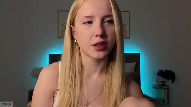 Snapshot of adele_armass chatting on 12-13-25, 10:15 adele armass online show from 12-13-25, 10:15