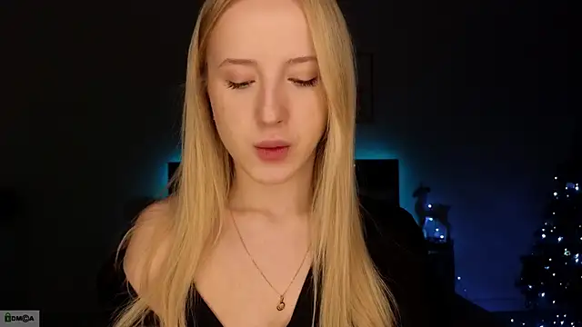 Snapshot of adele_armass chatting on 12-17-25, 09:21 adele armass online show from 12-17-25, 09:21