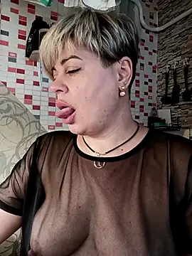 Snapshot of MilkySky chatting on 11-25-25, 09:09 MilkySky online show from 11-25-25, 09:09