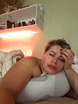 Snapshot of MilkySky chatting on 11-25-25, 09:15 MilkySky online show from 11-25-25, 09:15