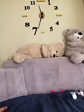 Snapshot of MilkySky chatting on 12-17-25, 09:32 MilkySky online show from 12-17-25, 09:32