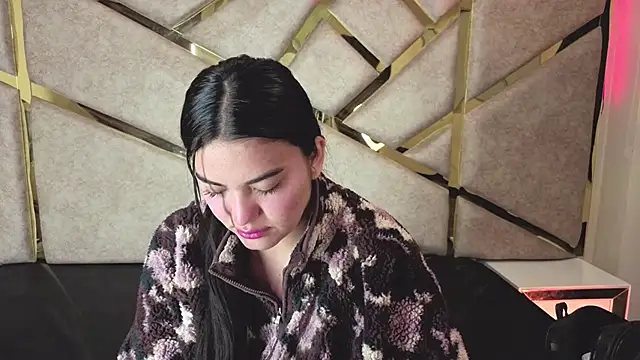 Snapshot of Frrreyaa chatting on 11-24-25, 02:22 Frrreyaa online show from 11-24-25, 02:22