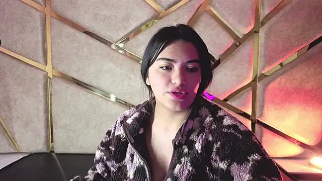 Snapshot of Frrreyaa chatting on 11-25-25, 11:10 Frrreyaa online show from 11-25-25, 11:10