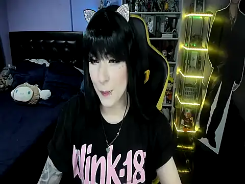 Snapshot of Yummy_dark chatting on 11-02-25, 05:54 Yummy dark online show from 11-02-25, 05:54