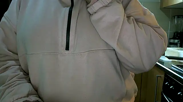 Snapshot of NewBeginnings8 chatting on 11-17-25, 06:30 NewBeginnings8 online show from 11-17-25, 06:30