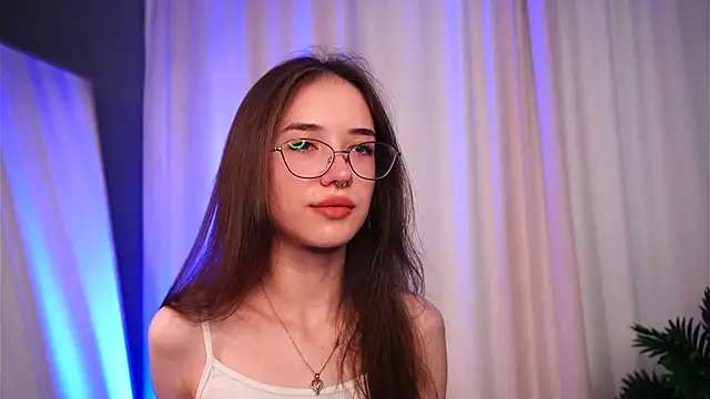 Snapshot of tinyanie chatting on 11-12-25, 05:30 tinyanie online show from 11-12-25, 05:30