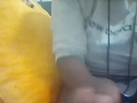 Snapshot of tyimi chatting on 10-31-25, 05:47 tyimi online show from 10-31-25, 05:47