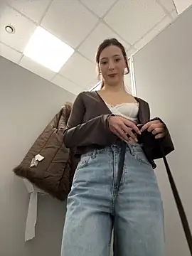 Snapshot of LilluKatten chatting on 02-12-26, 07:58 LilluKatten online show from 02-12-26, 07:58