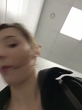 Snapshot of LilluKatten chatting on 02-14-26, 11:40 LilluKatten online show from 02-14-26, 11:40