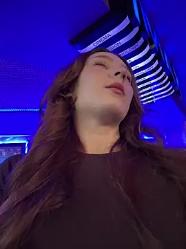 Snapshot of LilluKatten chatting on 02-17-26, 10:45 LilluKatten online show from 02-17-26, 10:45