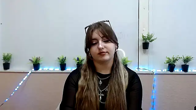 Dance  Queen online show from 11-03-25, 11:55