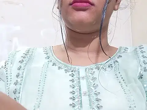 Snapshot of Nancy_queen001 chatting on 11-12-25, 08:59 Nancy queen001 online show from 11-12-25, 08:59