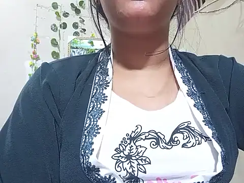 Snapshot of Nancy_queen001 chatting on 11-24-25, 01:38 Nancy queen001 online show from 11-24-25, 01:38