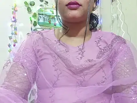 Snapshot of Nancy_queen001 chatting on 11-30-25, 05:00 Nancy queen001 online show from 11-30-25, 05:00