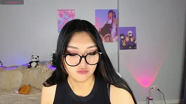 Snapshot of Yunamini chatting on 12-18-25, 01:50 Yunamini online show from 12-18-25, 01:50