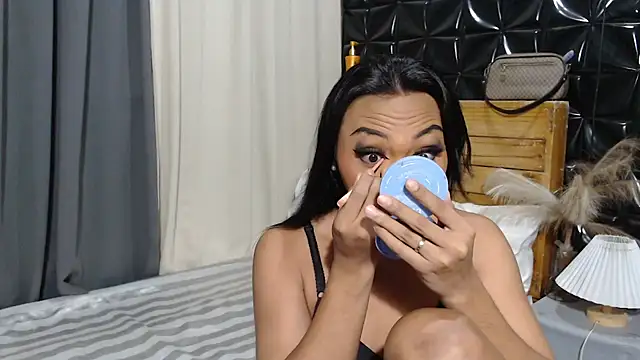 Snapshot of TheExoticJessa chatting on 11-04-25, 03:11 TheExoticJessa online show from 11-04-25, 03:11