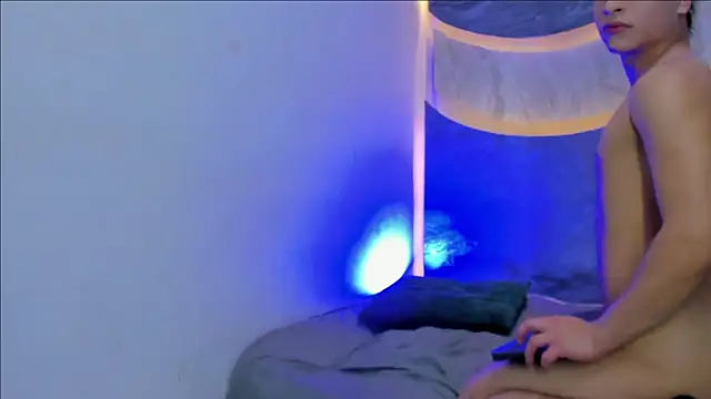 Snapshot of Hot_guys_sex3_ chatting on 10-31-25, 04:52 Hot guys sex3 online show from 10-31-25, 04:52