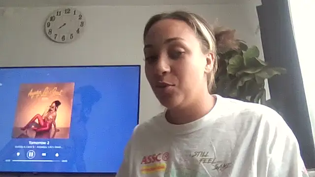 Snapshot of prettylildes chatting on 11-01-25, 07:05 prettylildes online show from 11-01-25, 07:05