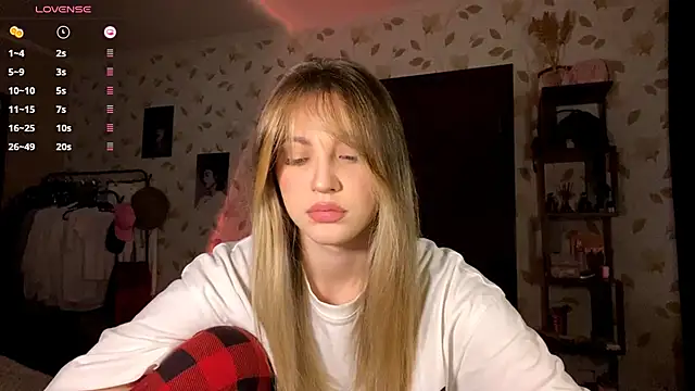 Snapshot of OrethaEredia chatting on 11-09-25, 03:54 OrethaEredia online show from 11-09-25, 03:54