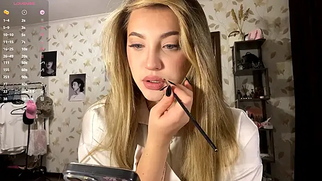 Snapshot of OrethaEredia chatting on 11-18-25, 03:16 OrethaEredia online show from 11-18-25, 03:16