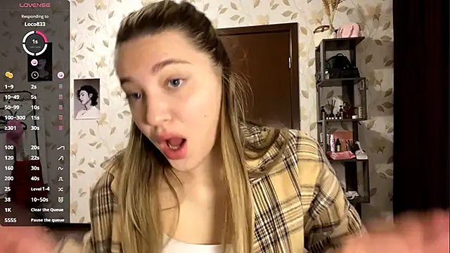 Snapshot of OrethaEredia chatting on 11-28-25, 06:54 OrethaEredia online show from 11-28-25, 06:54