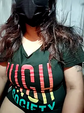 Snapshot of BlingblingT chatting on 11-06-25, 05:25 BlingblingT online show from 11-06-25, 05:25