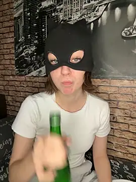 bunnyria1 online show from 11-17-25, 04:24