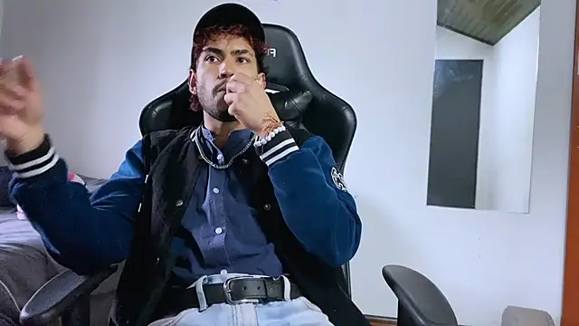 Snapshot of 3v1l chatting on 11-03-25, 10:21 3v1l online show from 11-03-25, 10:21